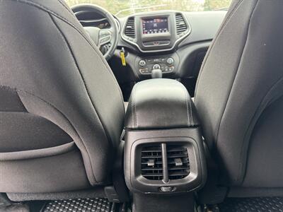 2019 Jeep Cherokee Latitude   - Photo 17 - Loganville, GA 30052