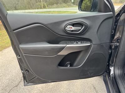 2019 Jeep Cherokee Latitude   - Photo 8 - Loganville, GA 30052