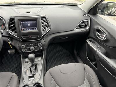 2019 Jeep Cherokee Latitude   - Photo 15 - Loganville, GA 30052