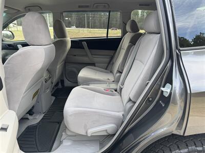 2010 Toyota Highlander   - Photo 17 - Loganville, GA 30052