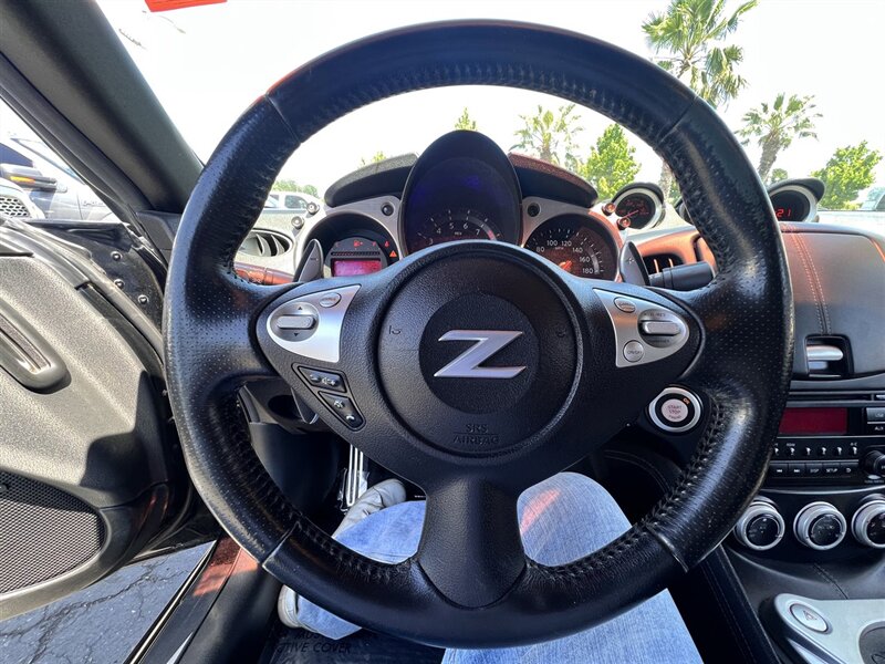 2016 Nissan 370Z Sport photo