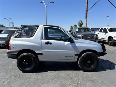 1999 Chevrolet Tracker   - Photo 2 - Sacramento, CA 95821