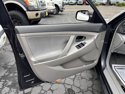 2009 Toyota Camry LE V6 - Photo 11 - Sacramento, CA 95821