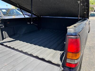 2006 GMC Sierra 1500 SL2 - Photo 18 - Sacramento, CA 95821