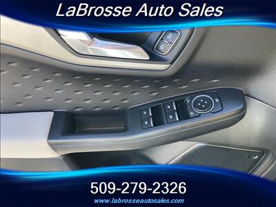 2020 Ford Escape Hybrid SE Sport   - Photo 14 - Spokane Valley, WA 99016