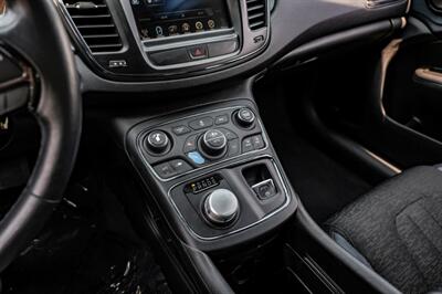 2016 Chrysler 200 Series S   - Photo 27 - Dallas, TX 75220