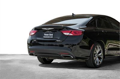 2016 Chrysler 200 Series S   - Photo 11 - Dallas, TX 75220