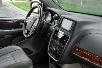 2014 Chrysler Town & Country Touring-L   - Photo 26 - Dallas, TX 75220