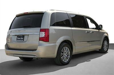 2014 Chrysler Town & Country Touring-L   - Photo 10 - Dallas, TX 75220