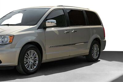 2014 Chrysler Town & Country Touring-L   - Photo 9 - Dallas, TX 75220