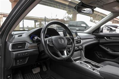 2022 Honda Accord Hybrid Touring   - Photo 16 - Dallas, TX 75220