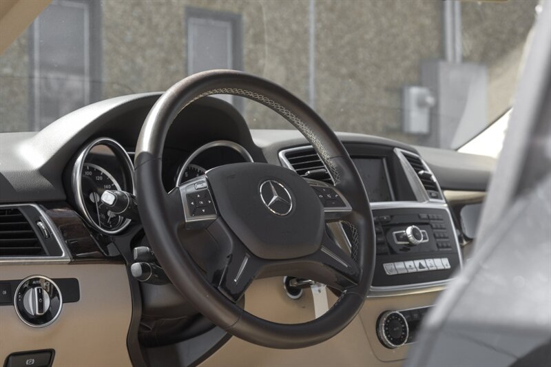 2013 Mercedes-Benz M-Class ML350 4MATIC photo