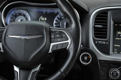 2016 Chrysler 300 Series Limited   - Photo 18 - Dallas, TX 75220