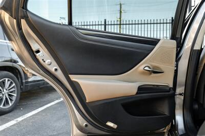 2019 Lexus ES 350 Luxury   - Photo 40 - Dallas, TX 75220