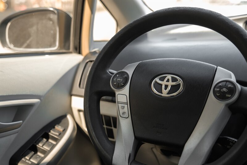 2013 Toyota Prius One photo