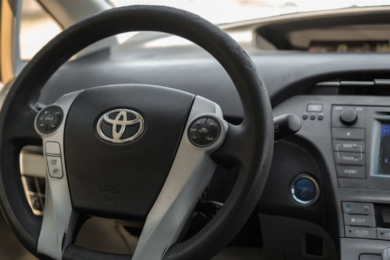 2013 Toyota Prius One photo