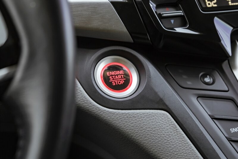 2019 Honda Odyssey EX-L w/Navigation and Rear Ent photo