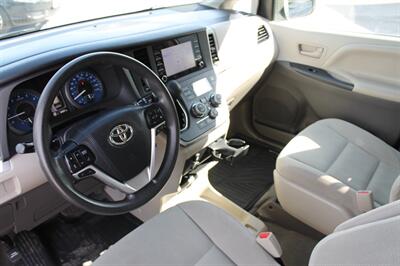 2020 Toyota Sienna L 7 Passenger   - Photo 31 - Dallas, TX 75220