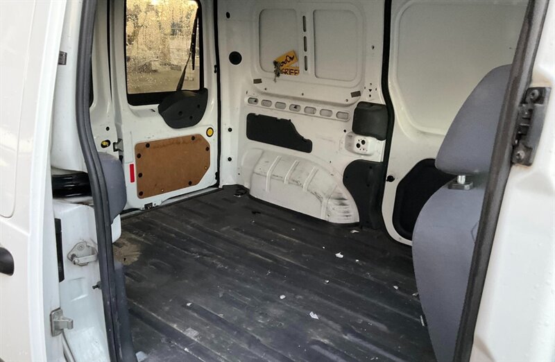 2013 Ford Transit Connect XL - Photo 8 - Burbank, CA 91505
