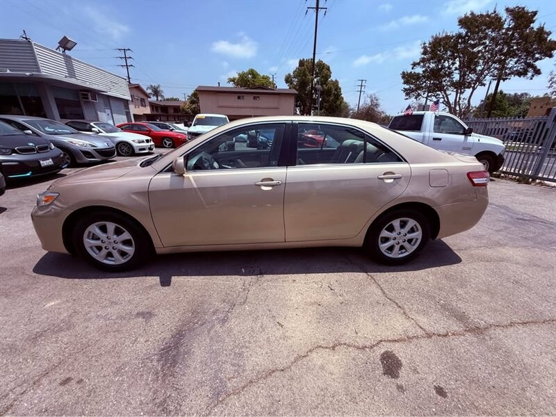 2010 Toyota Camry LE V6 - Photo 4 - Burbank, CA 91505