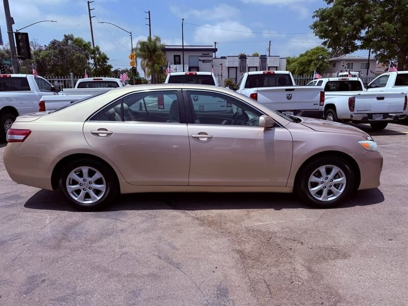 2010 Toyota Camry LE V6 - Photo 8 - Burbank, CA 91505