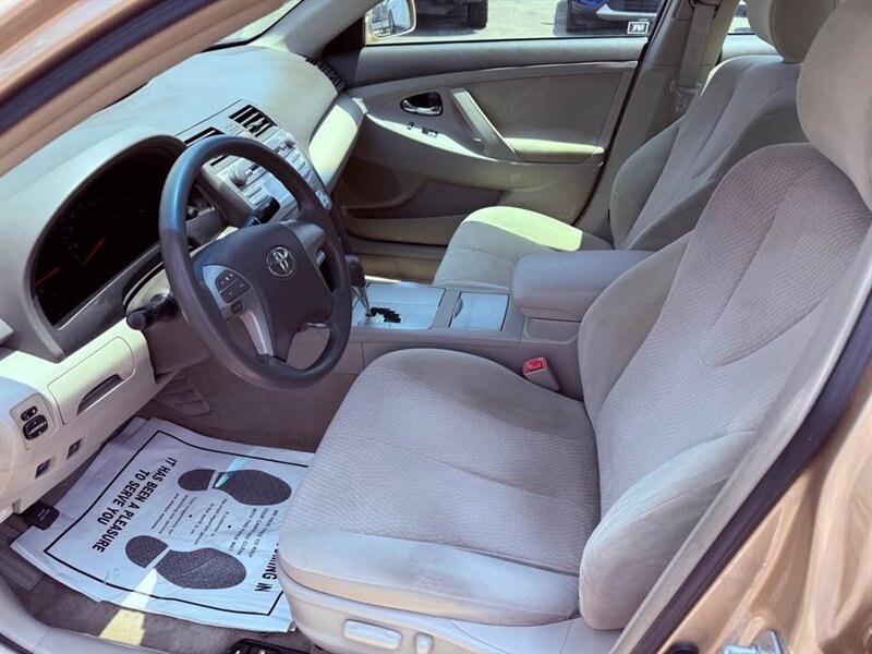 2010 Toyota Camry LE V6 - Photo 11 - Burbank, CA 91505