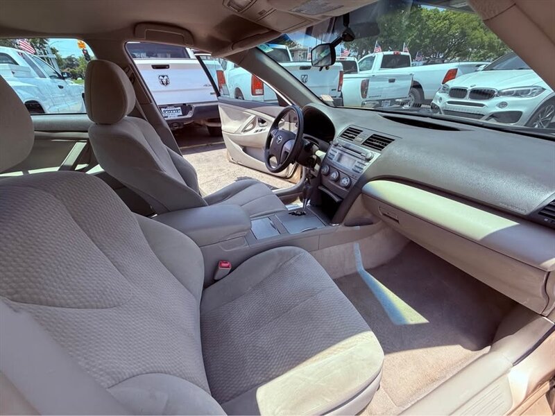 2010 Toyota Camry LE V6 - Photo 13 - Burbank, CA 91505