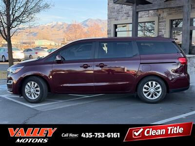 2020 Kia Sedona LX   - Photo 2 - North Logan, UT 84341