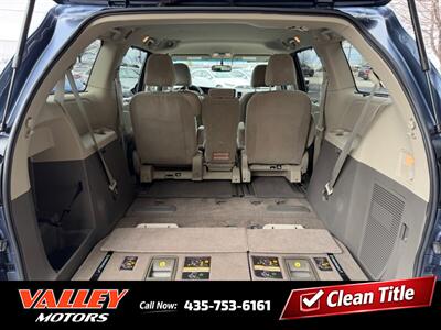 2017 Toyota Sienna LE 8-Passenger - Photo 6 - North Logan, UT 84341