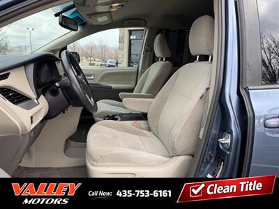 2017 Toyota Sienna LE 8-Passenger - Photo 12 - North Logan, UT 84341