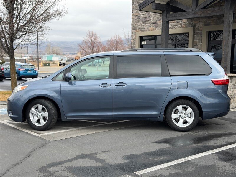2017 Toyota Sienna LE 8-Passenger  
