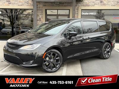 2020 Chrysler Pacifica Touring S Black Noise Pkg Van