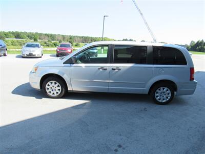 2008 Chrysler Town and Country LX   - Photo 8 - Oostburg, WI 53070
