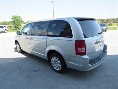 2008 Chrysler Town and Country LX   - Photo 7 - Oostburg, WI 53070
