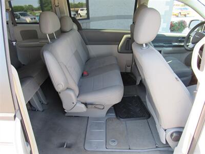 2008 Chrysler Town and Country LX   - Photo 18 - Oostburg, WI 53070