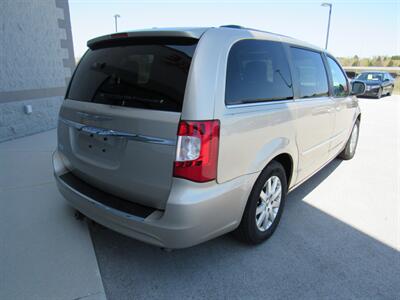 2012 Chrysler Town and Country Touring   - Photo 5 - Oostburg, WI 53070