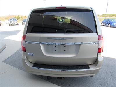 2012 Chrysler Town and Country Touring   - Photo 6 - Oostburg, WI 53070