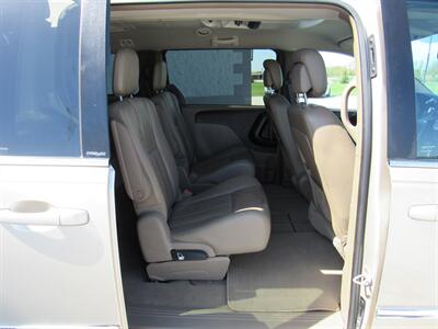 2012 Chrysler Town and Country Touring   - Photo 14 - Oostburg, WI 53070