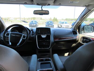 2012 Chrysler Town and Country Touring   - Photo 19 - Oostburg, WI 53070