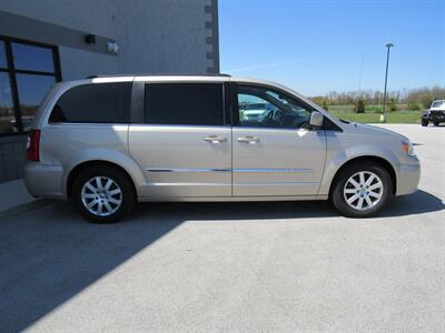 2012 Chrysler Town and Country Touring   - Photo 4 - Oostburg, WI 53070