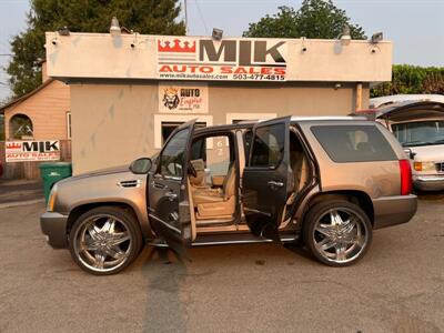 2012 Cadillac Escalade Luxury   - Photo 10 - Portland, OR 97211