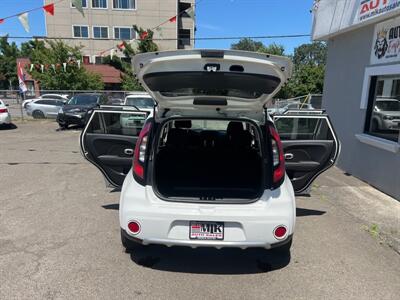 2018 Kia Soul +   - Photo 11 - Portland, OR 97211