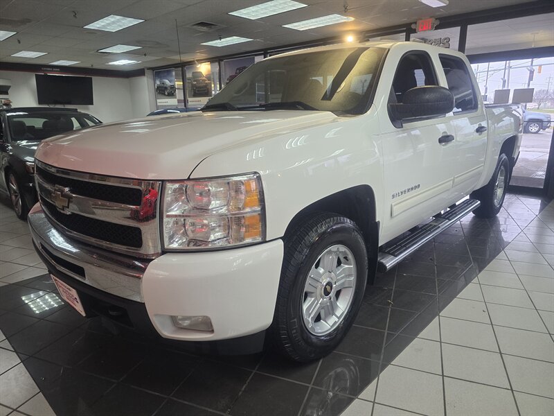 2010 Chevrolet Silverado 1500 LT-CREW CAB-4X4   - Photo 1 - Hamilton, OH 45015