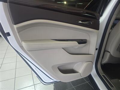 2013 Cadillac SRX Luxury Collection   - Photo 10 - Hamilton, OH 45015