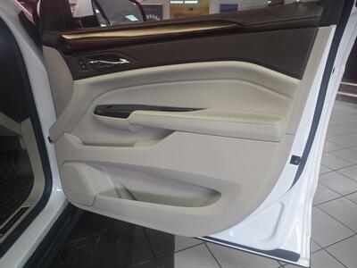 2013 Cadillac SRX Luxury Collection   - Photo 12 - Hamilton, OH 45015