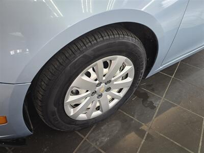 2011 Chevrolet Cruze LS   - Photo 27 - Hamilton, OH 45015