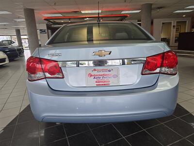2011 Chevrolet Cruze LS   - Photo 4 - Hamilton, OH 45015