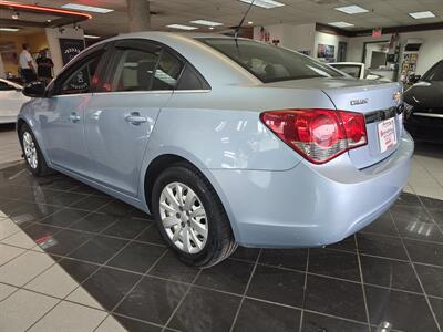 2011 Chevrolet Cruze LS   - Photo 5 - Hamilton, OH 45015