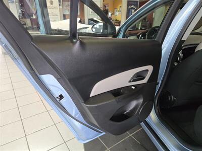 2011 Chevrolet Cruze LS   - Photo 10 - Hamilton, OH 45015