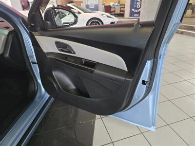 2011 Chevrolet Cruze LS   - Photo 11 - Hamilton, OH 45015